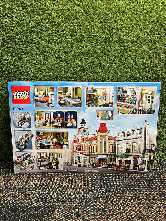 LEGO® Parisian Restaurant 10243