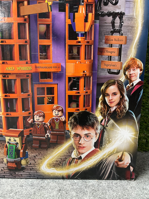 LEGO® Diagon Alley™: Weasleys' Wizard Wheezes™ 76422