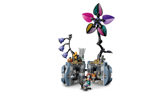 LEGO® Sally's Flowerpot 43288