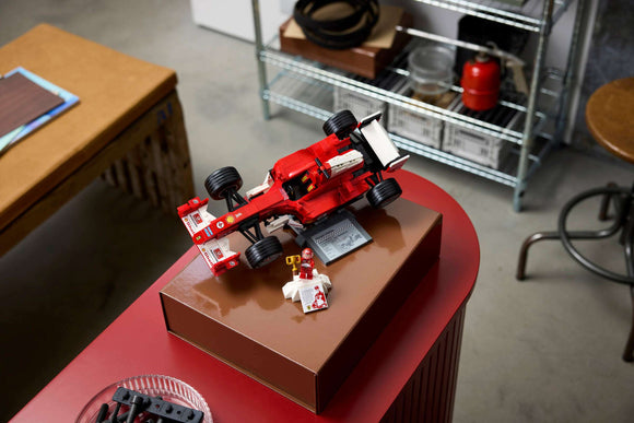 LEGO® Ferrari F2004 & Michael Schumacher 11375
