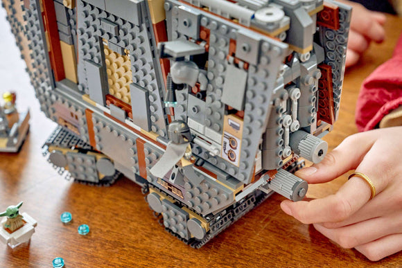 LEGO® Offworld Sandcrawler™ and Mudhorn 75453