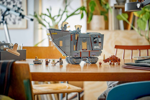 LEGO® Offworld Sandcrawler™ and Mudhorn 75453