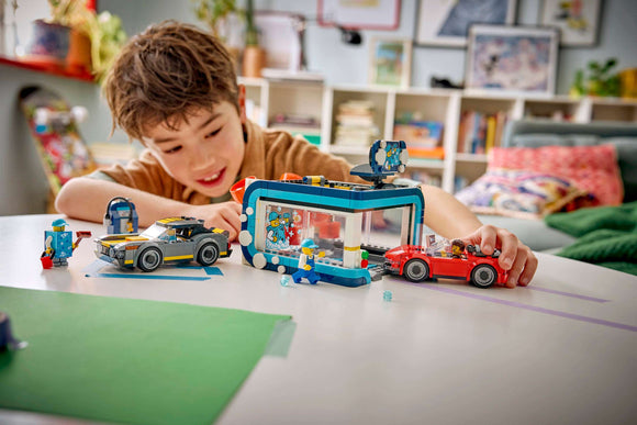 LEGO® Drive-Through Car Wash 60497
