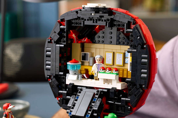 LEGO® Iconic Trainer Moments Poké Ball 72154