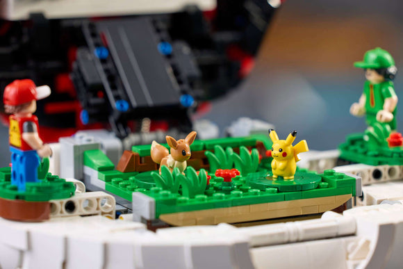 LEGO® Iconic Trainer Moments Poké Ball 72154