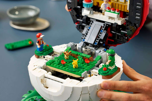 LEGO® Iconic Trainer Moments Poké Ball 72154
