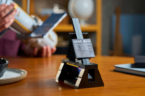 LEGO® Hubble Space Telescope 11382