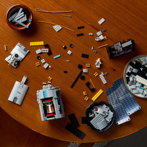 LEGO® Hubble Space Telescope 11382