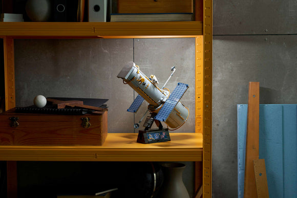 LEGO® Hubble Space Telescope 11382