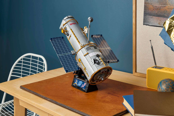 LEGO® Hubble Space Telescope 11382