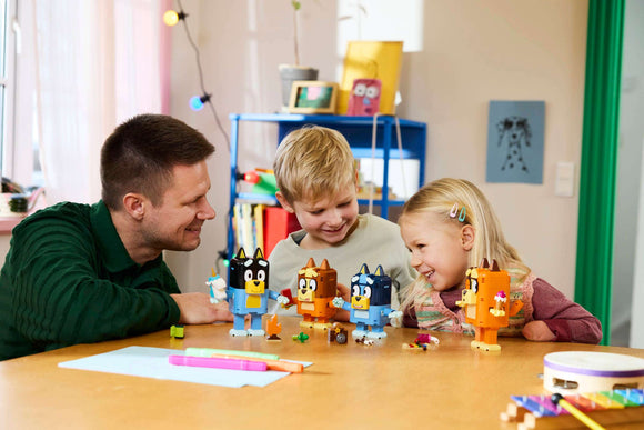LEGO® Brick-Built Bluey Family 11217