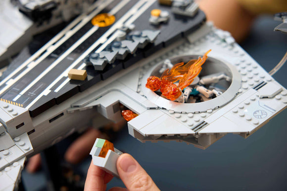 LEGO® S.H.I.E.L.D. Helicarrier 76354