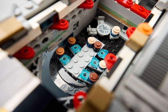 LEGO® S.H.I.E.L.D. Helicarrier 76354