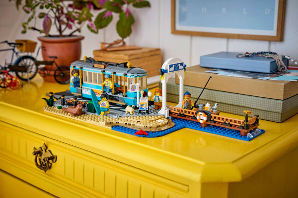 LEGO® Classic Beach Streetcar 60506