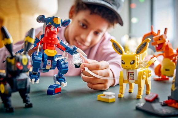 LEGO® SMART Play™: Umbreon vs. Garchomp Championship Battle 72165