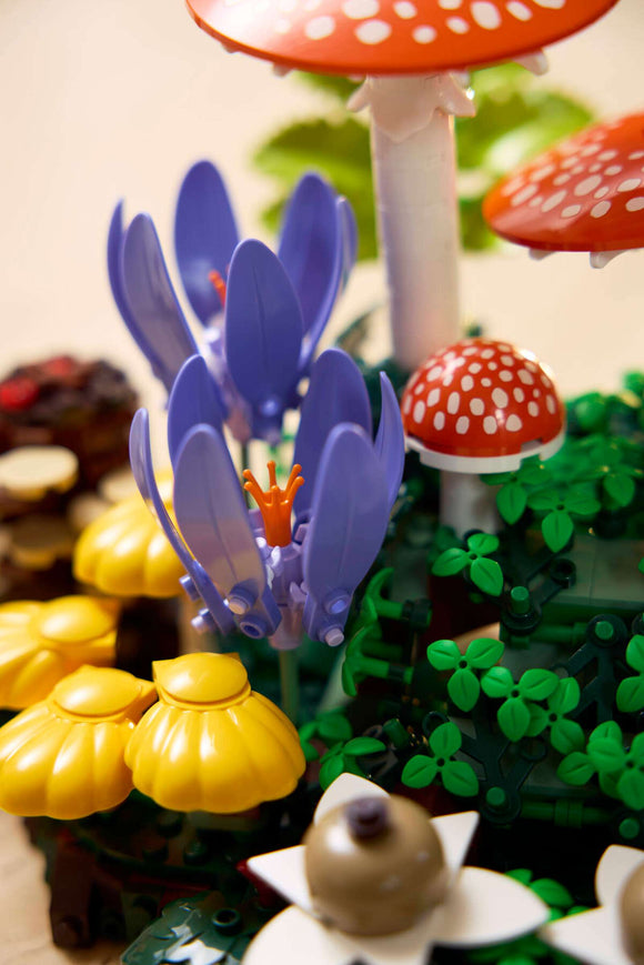 LEGO® Woodland Mushrooms 11505