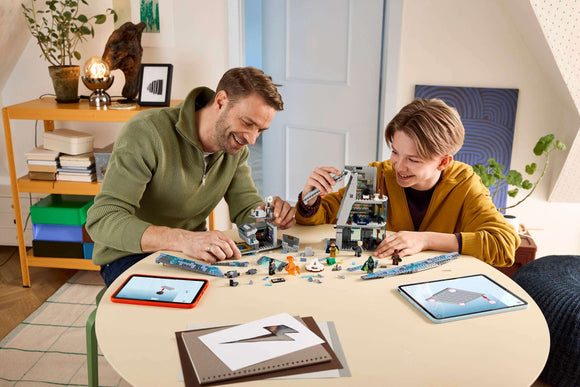 LEGO® Avengers: Doomsday New Avengers Tower 76352