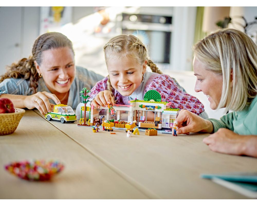 LEGO® Organic Grocery Store 41729