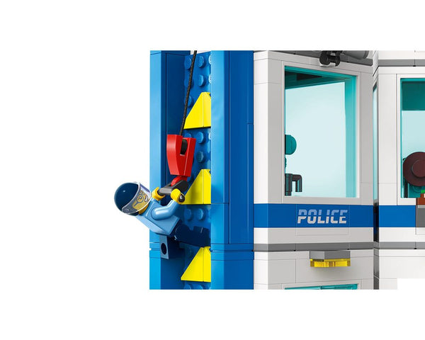 LEGO® Police Training Academy 60372