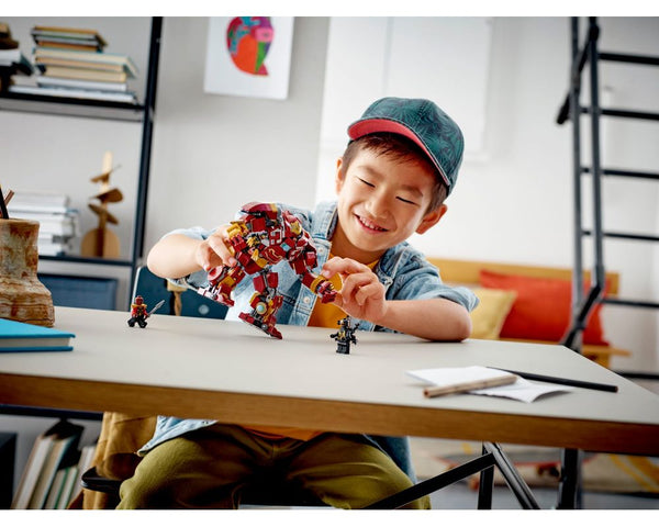 LEGO® The Hulkbuster: The Battle of Wakanda 76247
