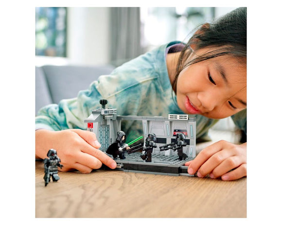 LEGO® Dark Trooper™ Attack 75324