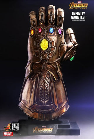 Avengers 3: Infinity War - Infinity Gauntlet 1:1 Scale Life-Size Replica