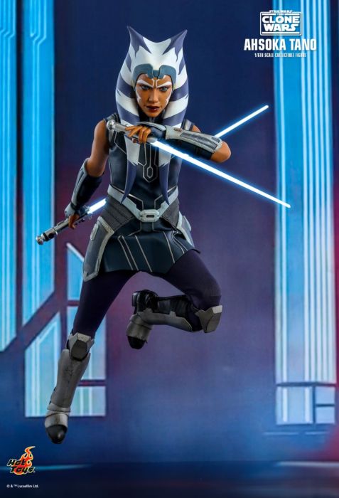 Star Wars: The Clone Wars - Ahsoka Tano 1/6th Scale Hot Toys Action Figure